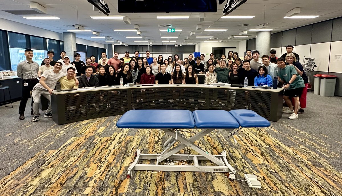 This wonderful cohort of enthusiastic, engaged physio students had their last class on campus today! They started at Cumbo, moved to SWHB ⁦@syd_health⁩ weathered lock downs & have come through in spectacular fashion. Can’t wait to see you next as colleagues at graduation!
