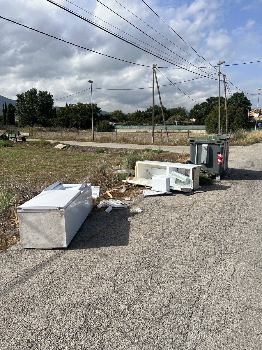 De vergüenza. Carril de los Serranos, Santo Angel ⁦<a href="/MurciaPolicia/">Policía Local Murcia</a>⁩ ⁦<a href="/Ballesta_Murcia/">José Ballesta</a>⁩