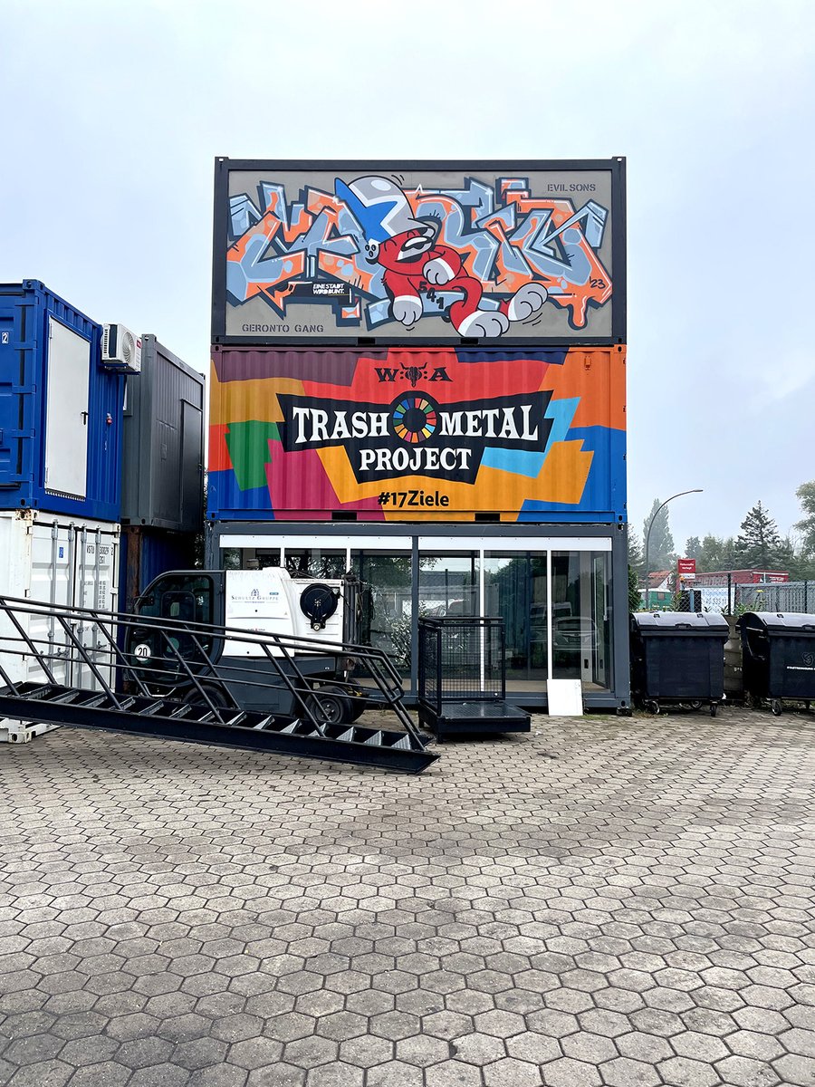 FlyingFortress_'s tweet photo. chilling at high times...
our container found a new standing out pitch...
together with CARIO_ES
#chilling #hightimes #teddytroops #5410 #evilsons #trashmetal https://t.co/evBuzz0BFL