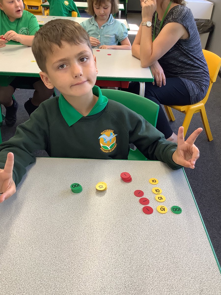 Wye_WPA's tweet image. Using counters to represent place value of numbers up to 1000 this morning. #WatersideMaths