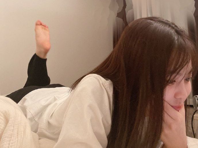 fasurt1's tweet photo. 乃木坂46 柴田柚菜ちゃんの足裏
お顔が可愛すぎる…！ https://t.co/mm8K0mkpST