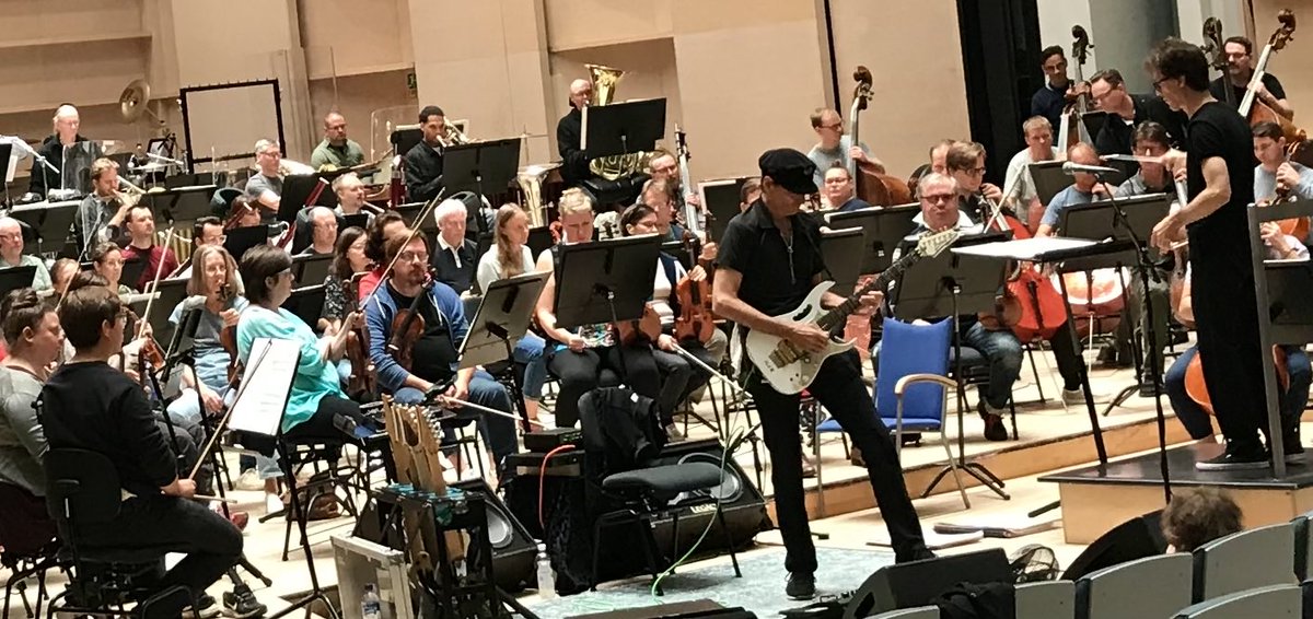 .⁦<a href="/stevevai/">Steve Vai</a>⁩, ⁦<a href="/jukkaiisakkila/">Jukka Iisakkila</a>⁩ &amp; ⁦<a href="/TreFilharmonia/">Tampere Filharmonia</a>⁩ preparing to bring the house down tomorrow at the ⁦<a href="/tamperetalo/">Tampere-talo</a>⁩ concert hall.