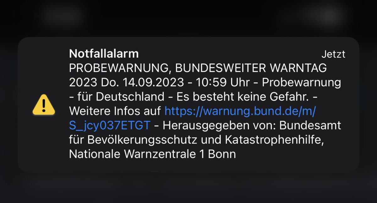 simzwitschert's tweet image. #Probewarnung hat einfach mal fast meinen Laut-Leise-Schalter am iPhone eindrücken lassen und einen kleinen kurzfristigen Herzstillstand verursacht.
#Notfallalarm
