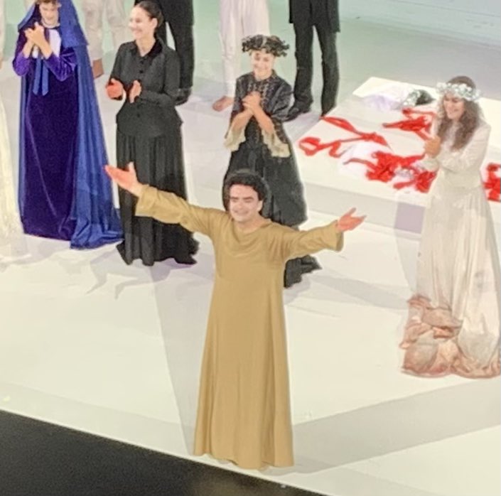 MarieAnnConinsx's tweet photo. In 2010, I witnessed a great performance of 🇲🇽tenor Rolando Villazon in #Mexico, the day 🇲🇽defeated France at the ⚽️World Championship. I was again very impressed by his splendid staging in “l’Orfeo” in #Bayreuth🇧🇪.  

#Opera #Villazon #Bayreuth🇪🇺 https://t.co/xZ7AoLJDU5