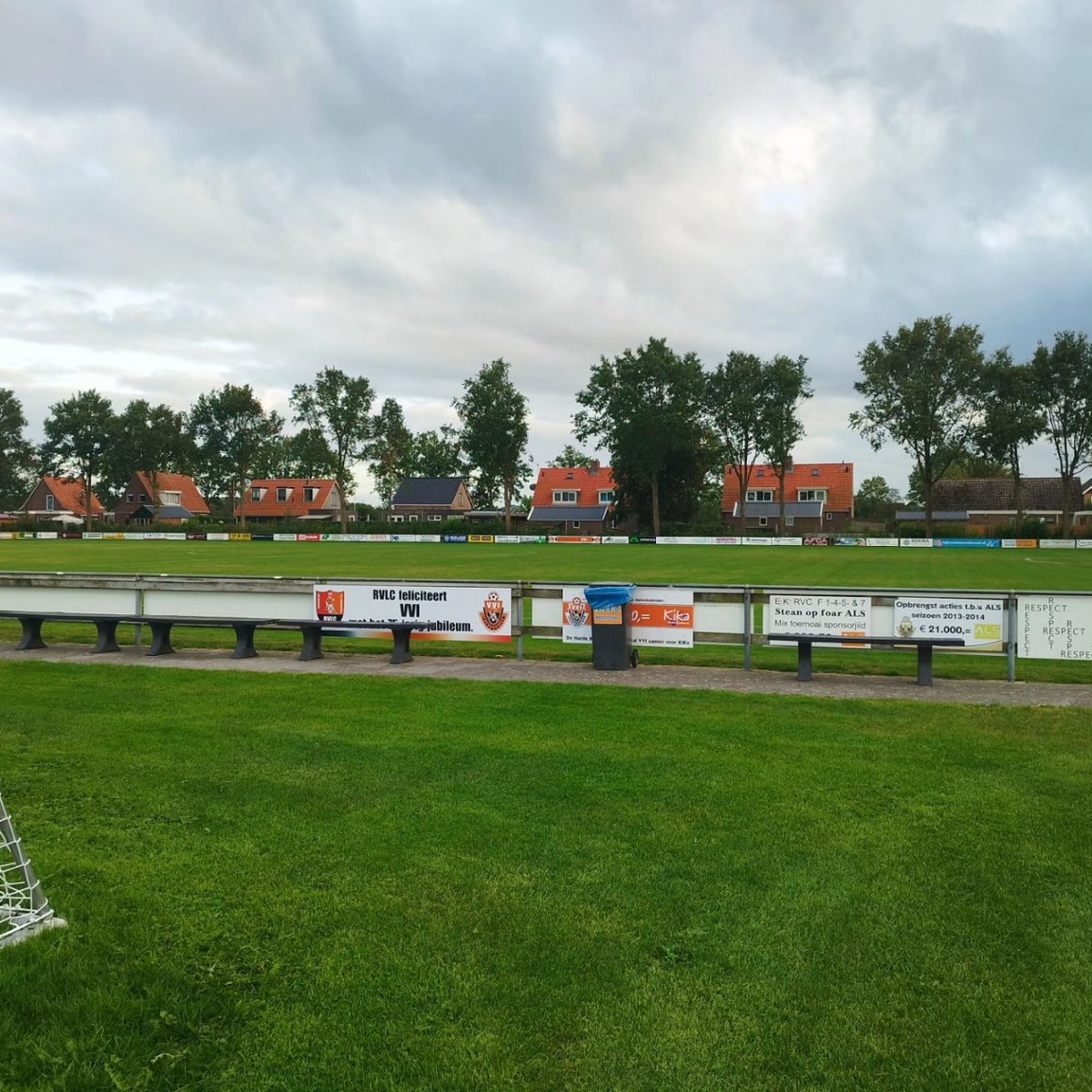 CDAdfm's tweet photo. Gisteravond waren Bauke, Theo en Geeske namens de fractie op Dorpenbezoek in Langweer, Idskenhuizen en Tsjerkgaast. In gesprek met de dorpsbelangen over bouwen, sport, leefbaarheid, verkeer, en nog veel meer. https://t.co/qWr1wOaRf8