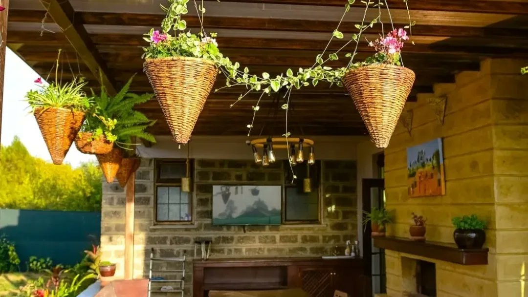 GreatNorthHosts's tweet photo. Hello fellow holiday home enthusiasts! 😍 Your next escape destination is ready and waiting for you at Govan Laikipia Holiday Home.
This haven boasts tasteful decor, a well-appointed kitchen, a cozy fireplace, and the allure of nature and gardens all around. 
#GovanLaikipia https://t.co/ZYp5o1HgOb