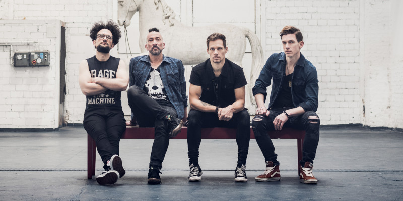 Die Combo <a href="/ANTITYPE_/">ANTITYPE</a> rund um Rupert Keplinger (<a href="/EISBRECHER/">EISBRECHER</a>, UNIVERSUM25) hat eine neue Single namens “Pieces” veröffentlicht. Hier bei uns anhören: sonic-seducer.de/antitype-neue-…