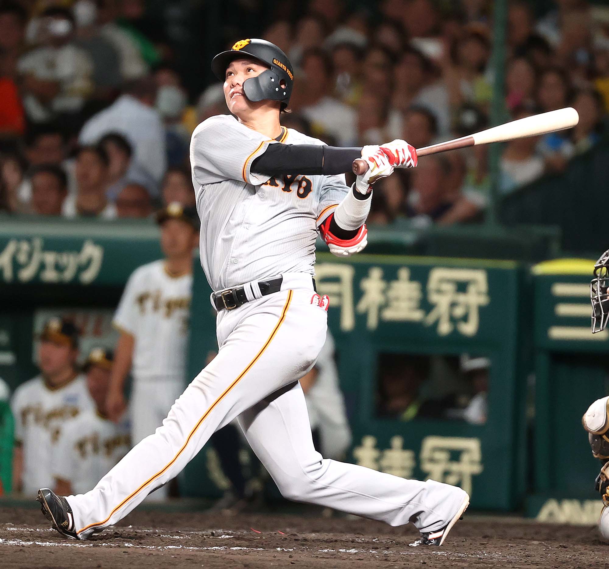 766　9日限定値下げ　プロ野球　坂本勇人　巨人　読売巨人軍　GIANTS　写真 坂本勇人 昨日と本日の1面です！ 1面でも雪辱！ #東京読売巨人軍