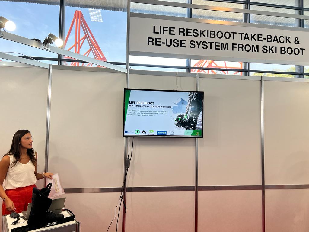 🎉 What an amazing day at the LIFE RESKIBOOT Workshop in Plovdiv! 🏔️ We've been on an exciting journey of innovation and sustainability. Here's a glimpse of our day: 
🌎 Let's make a difference together! 💚
#LIFERESKIBOOT #Workshop #Plovdiv #Sustainability #Recycling #SkiBoots