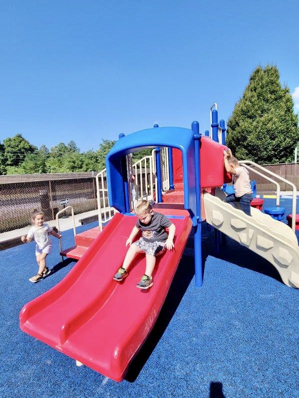 CarlenaSheeran's tweet photo. Our #LittleRockets at Rineyville Elementary have waited patiently as their #HCSPreschool playground got a new surface. 🛝 It is finally ready & our little scholars are so happy to play on it. 🤟🏽 #HCSBetterTogether #HCSPreschool #GrossMotorPlay #ThankYouAW #PlayIsLearning https://t.co/R9oc9SW2ZD