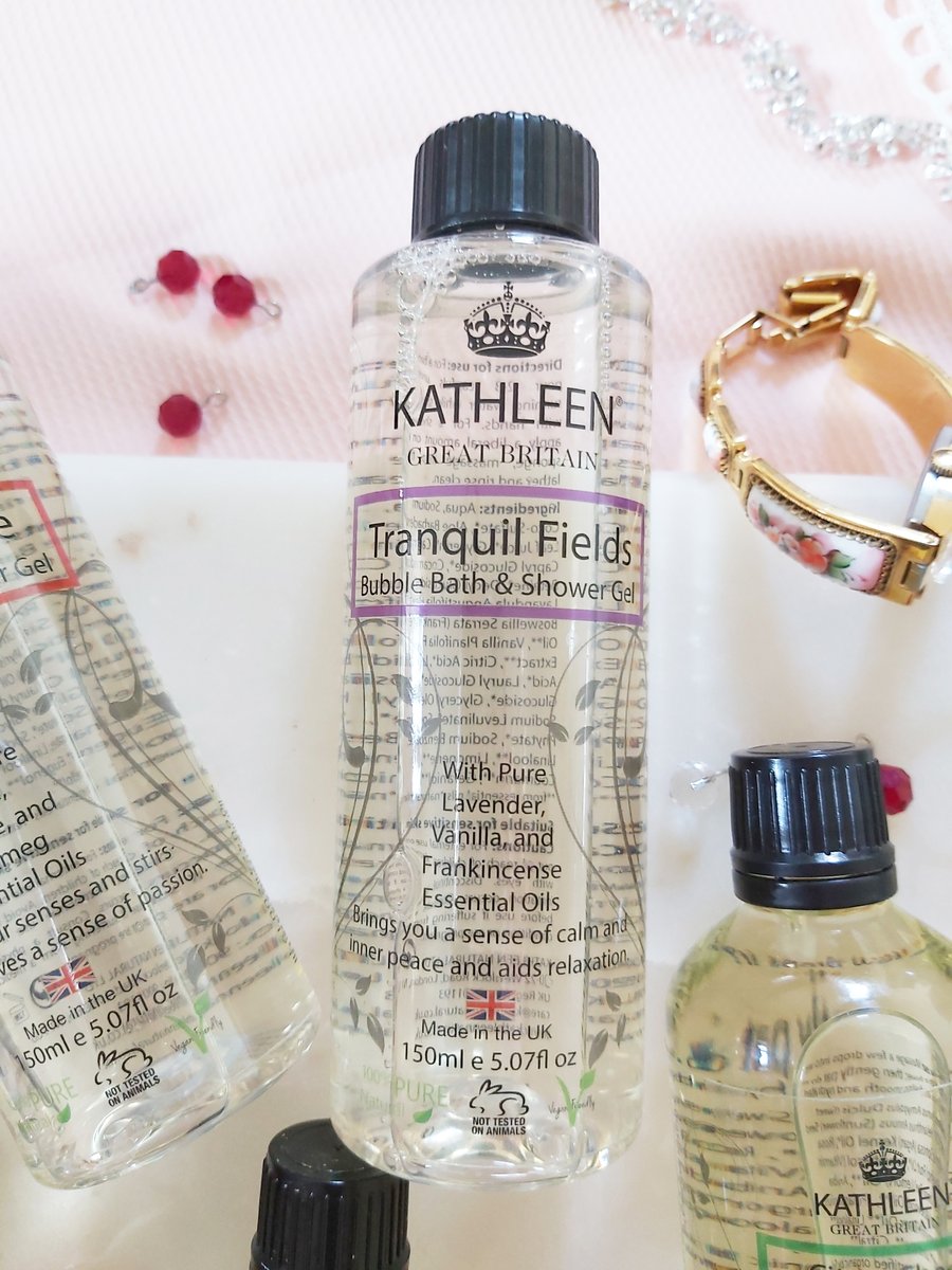 Get a restful, relaxing night's sleep. Using Kathleen Natural's #TranquilFields Bubble Bath Gel before bed can help you #sleep peacefully. 
Top Note: Lavender
Heart Note: Frankincense
Base Note: Vanilla
amazon.co.uk/stores/KATHLEE…

#giftforher