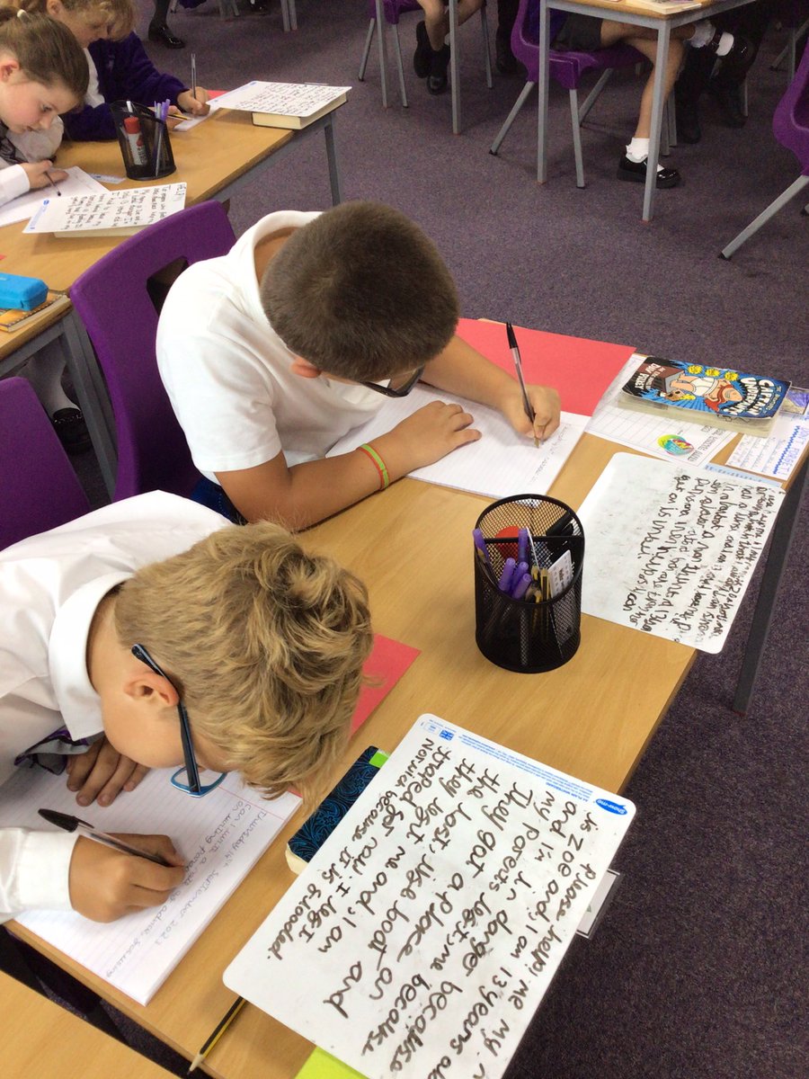 ellistonacademy's tweet photo. Leopard Class have used peer critique to uplevel their initial paragraphs for their first piece of writing. Great collaboration and specific, helpful critique ⭐️ #EllistonWriting https://t.co/fkkFwydNjG