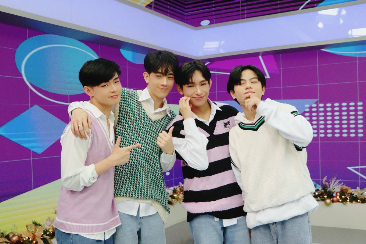 ajaavst's tweet photo. Hello @RX931, DJ @RicoRobleslive and SJ Chill! π Good afternoon! Our team is tuned in~
We would like to request for βHanyβ by AJAA~ if you still donβt have it on your rotation, we hope you could add it sometime! ππππ
#AJAA @AJAAofc
π·οΈ #IAmAMonster #RXRequest https://t.co/duFB1DivIk