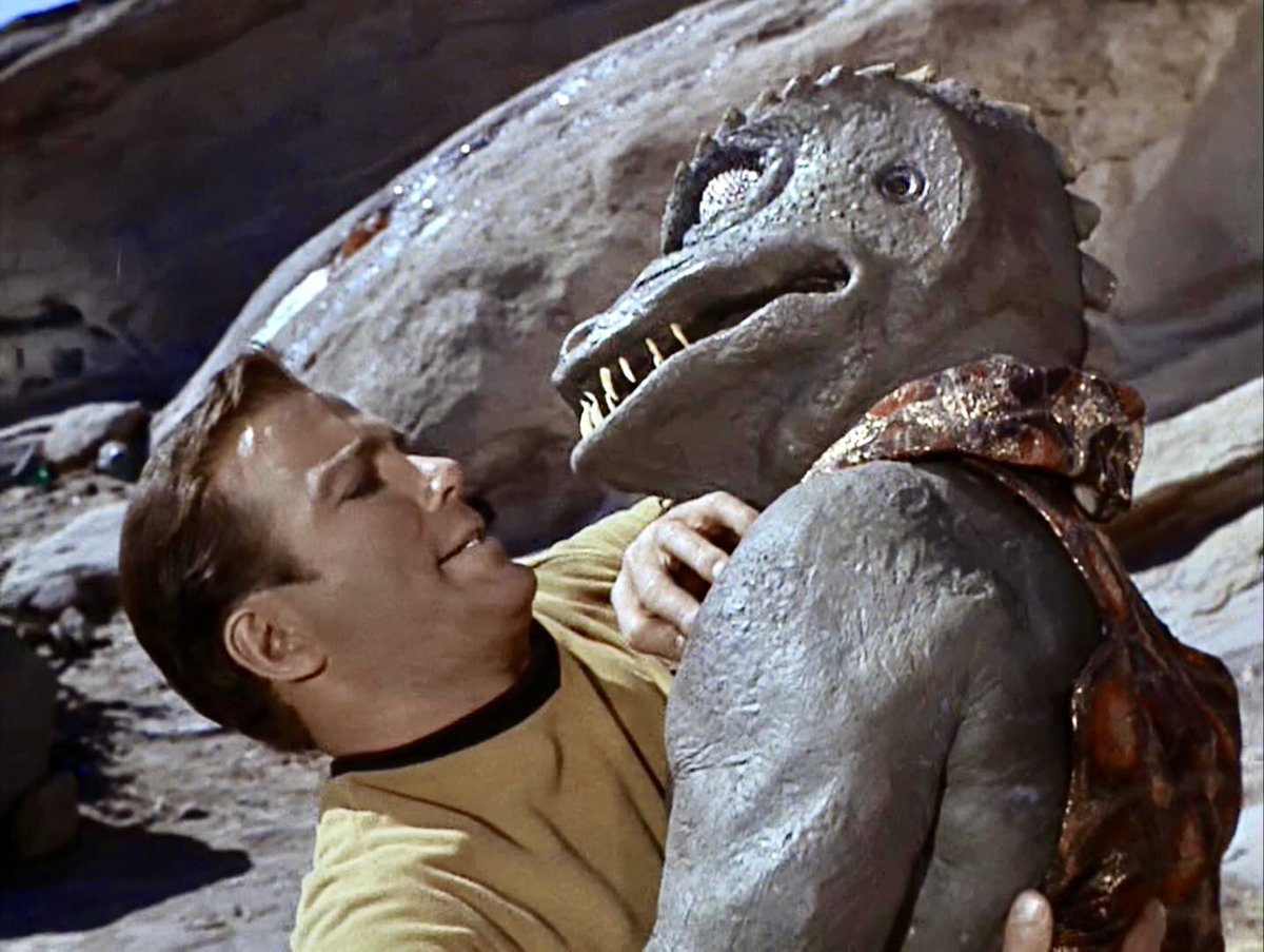 - Grrrr !! Kirk ! Rends-moi mes Pépitos ! Ou je te fais manger ton phaser !
- D'accord d'accord… mais prenez un chewing-gum d'abord !
