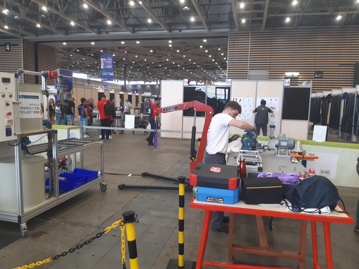 maintenancia's tweet photo. ÉPREUVE#2 : Maintenance préventive d'une pompe centrifuge 
#maintenance @worldskills https://t.co/OoHM71u1CK