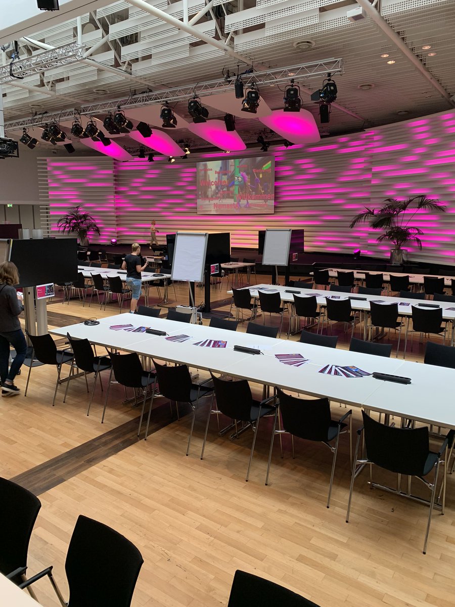 stefan_kohn's tweet photo. Heute findet der 1. Deutsche Telekom Promptathon statt. Mit 250 Teilnehmern wollen wir schauen was man mit Generativen KI Tools so alles machen kann - und was auch nicht. Ich bin gespannt und kann kaum erwarten, dass es losgeht.
#TelekomPromptathon https://t.co/dl334VopF6