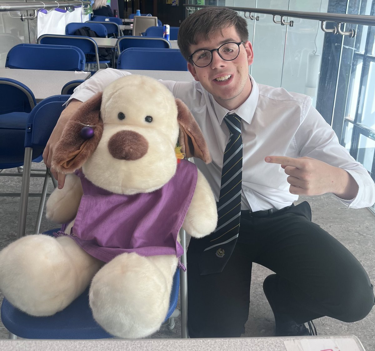 Guess what! Our Houldsworth House mascot JP has made a reappearance!  However, we think it’s time we decided on a brand new name for our mascot. Can you help us? 
To decide on a new name we will be organising a competition which will allow everyone in Houldsworth house to vote!🟣