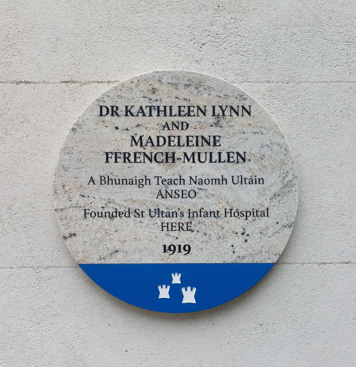 Doctor, revolutionary, suffragist and TD Kathleen Lynn died #OTD in 1955. ICA Chief Medical Officer in 1916. Elected to Dáil 1923. Founded St Ultan's Infant Hospital with partner Madeleine ffrench Mullen. Campaign to name new children's hospital after her en.m.wikipedia.org/wiki/Kathleen_…