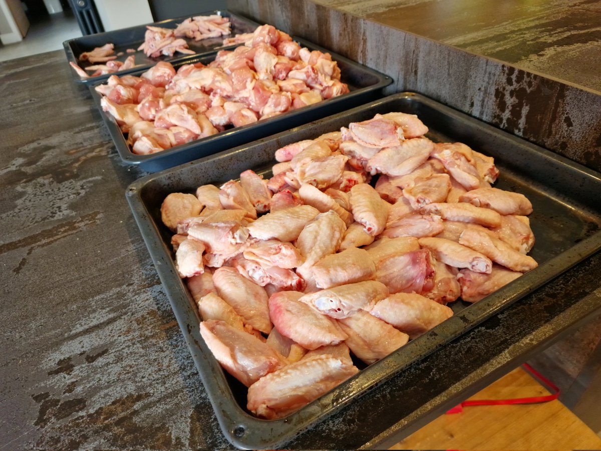 IOShenknives's tweet photo. Prep for @wingfestuk with 10kg of chicken wings......prepped by the cleaver obs!! Epic blade for this task! https://t.co/z6Ob0jK6vA