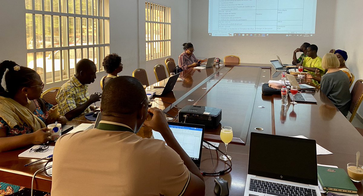 Une autre belle rencontre avec l’association des femmes élues du Bénin! <a href="/ReseauFCM/">Fédération canadienne des municipalités</a> <a href="/FCM_online/">Federation of Canadian Municipalities</a> 

fcm.ca/fr/programmes/…