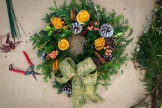 We know it's only September and the sun continues to shine.. Our popular Wreath Making Workshops are now available to book. For more info and to book see: hardysplants.co.uk/shows-events #wreathmakingworkshops #booknow #christmas2023 #festivecrafts
