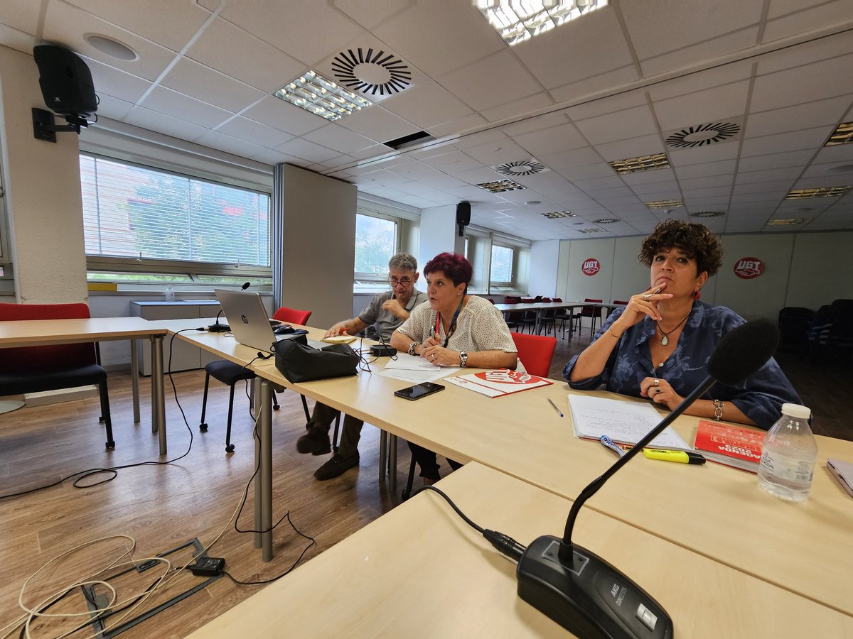 FeSMC_UGT's tweet photo. En @LimpFeSMCUGT valoramos el estado de las negociaciones y los bloqueos de las patronales territoriales a reconocernos condiciones dignas a las profesionales en el Sector de la Limpieza.

Ayer|HOY|Siempre la #limpieza unida✊️ Estrategia de acción sindical ✊️ https://t.co/DMTDg4D4UP