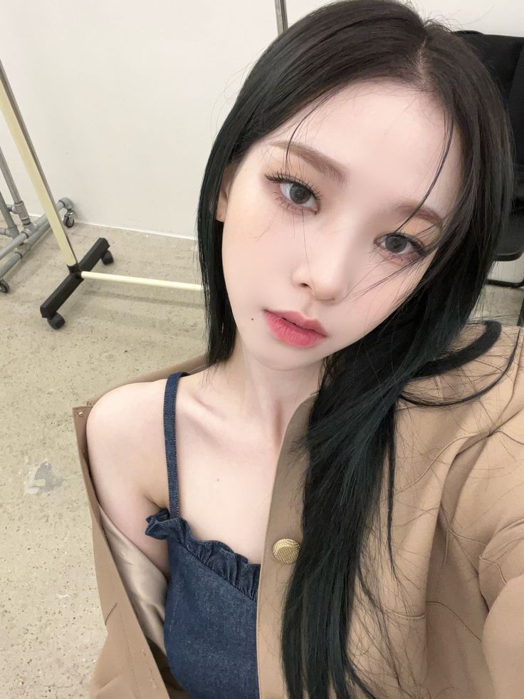 hourlykarina's tweet image. her beauty is out of this world