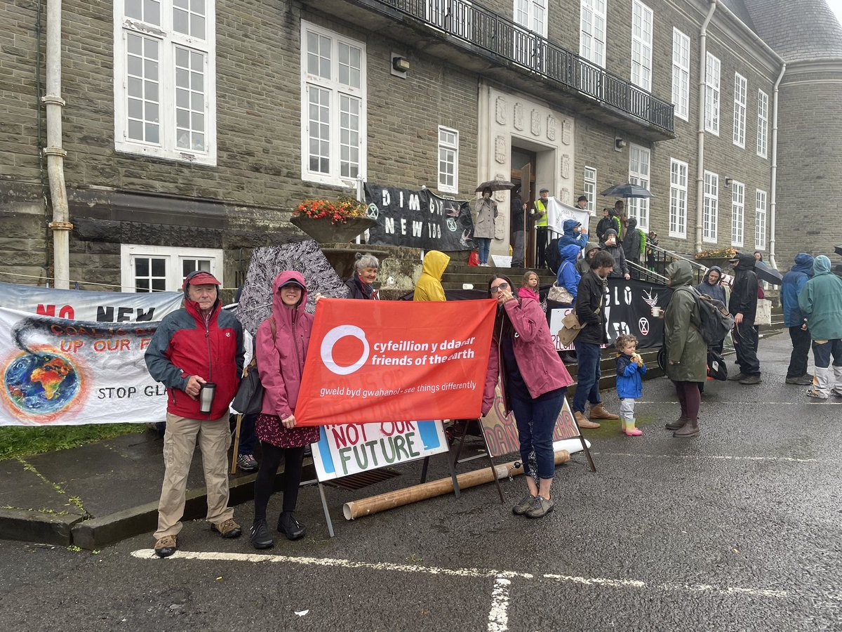 📢Breaking news! 🎉🎉 👏👏@CarmsCouncil councillors have put #nature and #climate first – they said #nonewcoal at Glan Lash, the last opencast mine in Wales! 🌍🌱Yes!!! Finally we can see an end to open cast mining in #Wales and focus on green energy and green jobs!