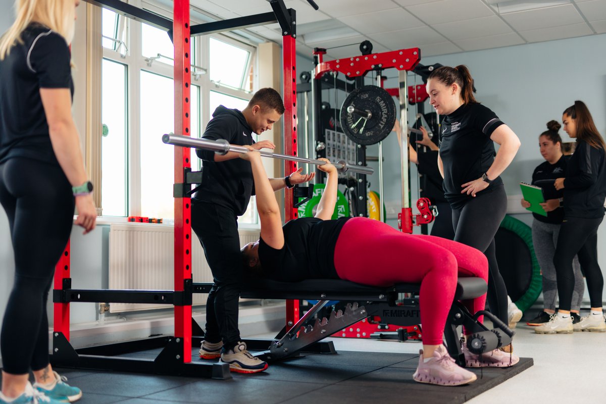 UniOfHull's tweet photo. If you study Sports Rehabilitation at the University of Hull, you’ll have the chance to get hands-on experience in our Health, Injury &amp; Performance Hub.

Supported by qualified physicians, our students lead the process from assessment to treatment.

More: https://t.co/BGIoT29Ung https://t.co/wyFxOGAWbf