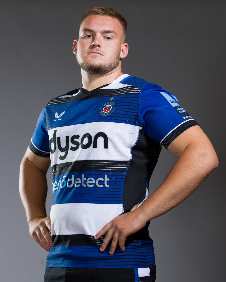 Back in Blue, Black and White, and we can not wait for the weekend!  🔵⚫️⚪