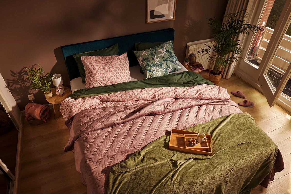 Kleine, budgetproof veranderingen met een groots effect

De zomerse dagen beginnen langzaamaan korter te worden, het wordt vroeger donker, de bladeren verkleuren en de kaarsjes gaan aan. Hallo herfst! 

interieurinspiratie.nl/zo-geef-je-je-…