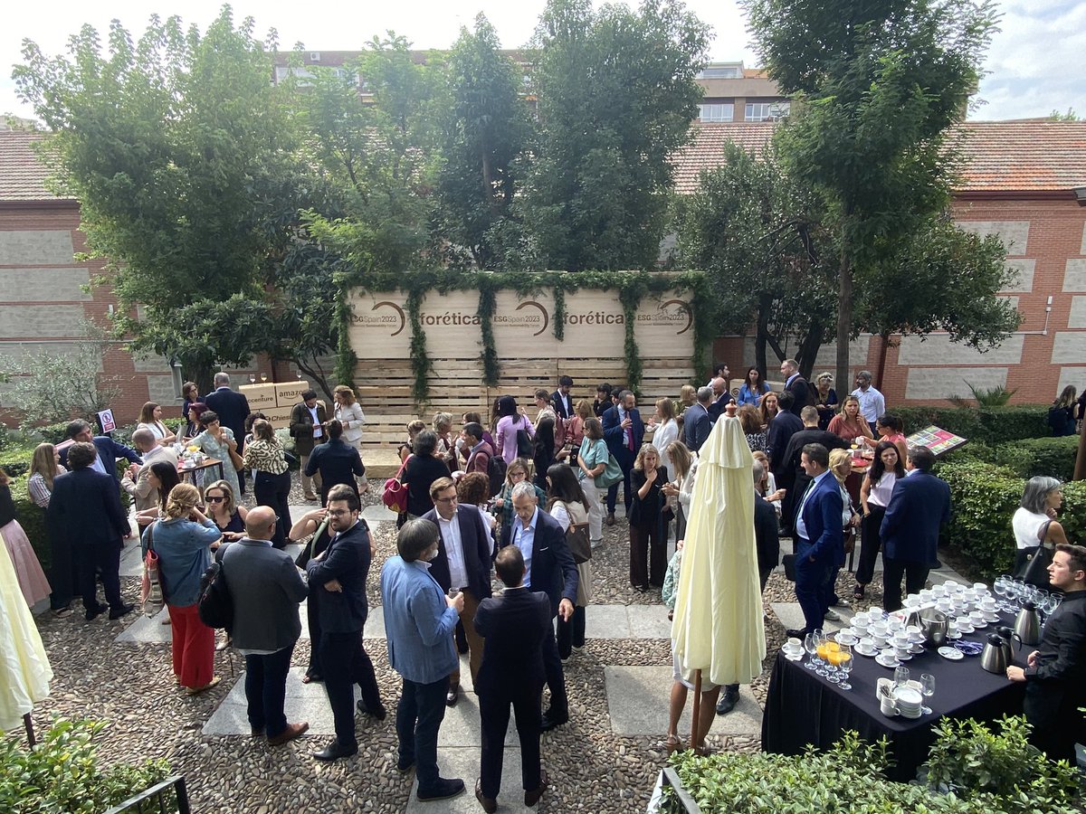 ☕️ Coffee break #ESGSpain2023

🙌🏽 ¡Gracias a las más de 330 personas que han querido estar presentes en el evento de referencia en #SostenibilidadEmpresarial organizado por <a href="/Foretica/">Forética</a> !