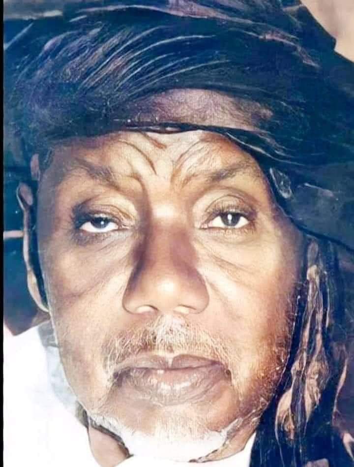 CeernoBaba's tweet image. Entre candeurs, beauté et bonté légendaires ! Bel homme, belle âme. Noble vécu, beaux actes ! Beaucoup plaisent souvent, peu restent éternellement affectionnés. L'empreinte de l'intemporalité. Ils ne meurent guère, ils s'éternisent dans les cœurs. 
Melni mom diaffé na, tab la !