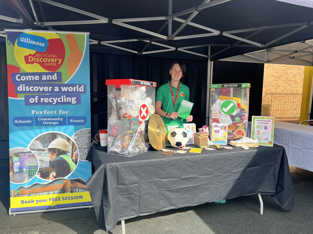 We’re all ready and set up at Bootle Climate Action Festival organised by @Regenerus @TakingRoot3. We’re next to @ZeroWasteLCR @MerseysideRWA . The sun is shining, come and ask us questions about #recycling and #Sustainability ☀️ ♻️