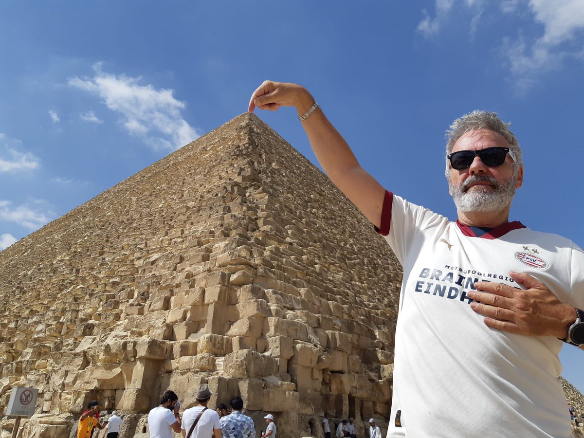 Ons <a href="/psv/">PSV</a> is opgericht in 1913. Hier in Egypte werd 4500 jaar daarvóór het hoogste punt hier van deze pyramide bereikt.