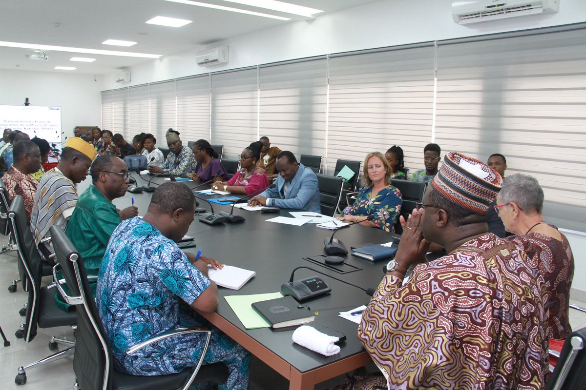 On 1 July 2023 the project preparing the scaling up of the Beninese land register has been launched by the consortium of VNG International @Kadaster_Int and MDF, aiming to prepare the e-foncier system for the scaling up of the national cadastre in Benin. bit.ly/3PhdlCT