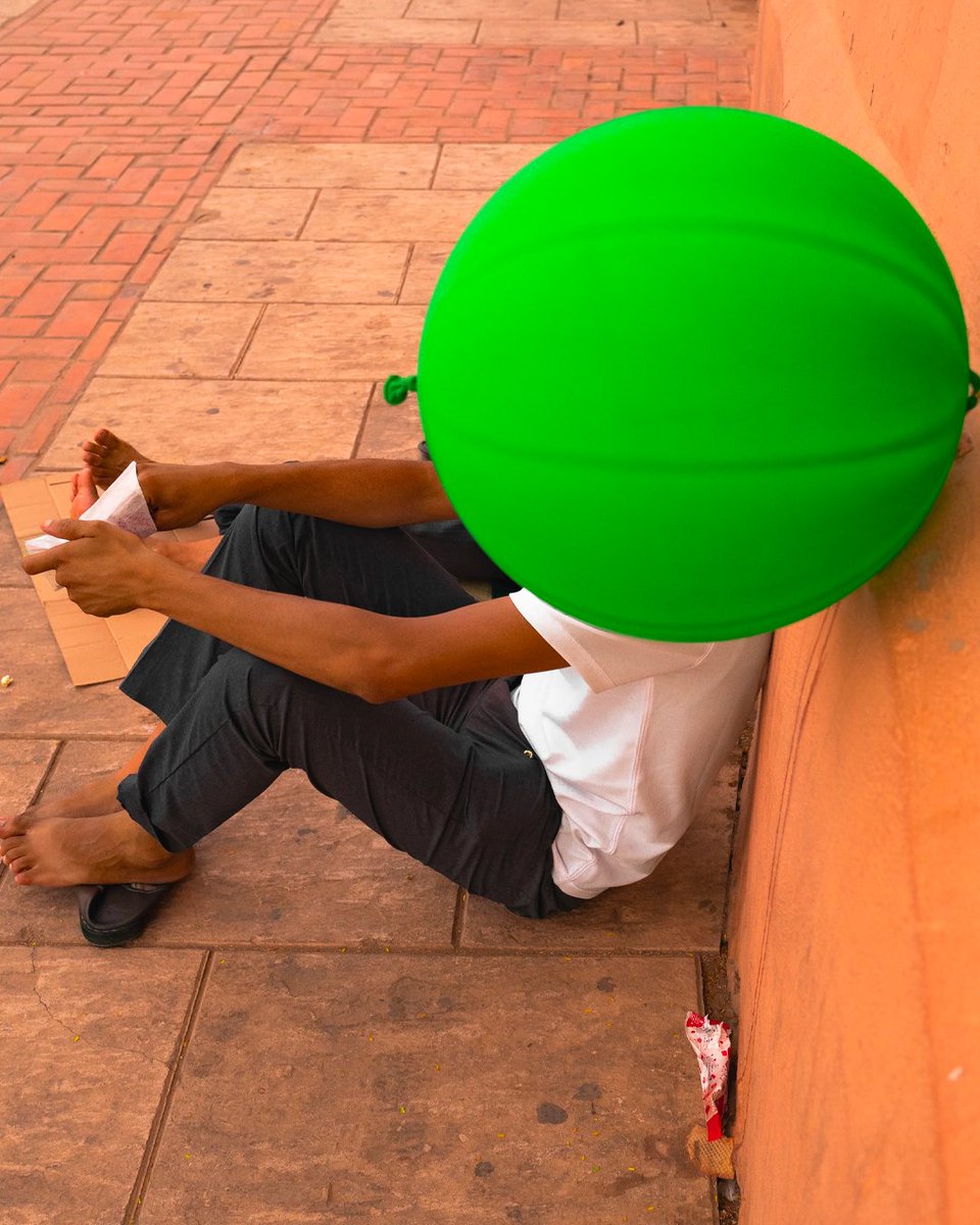 24 artistes marocains mettent en vente leurs 
photographies pour venir en aide aux sinistrés du séisme 

L'intégralité des bénéfices sont reversés à deux associations : Amal Women’s Training Center et Rif Tribes Foundation.