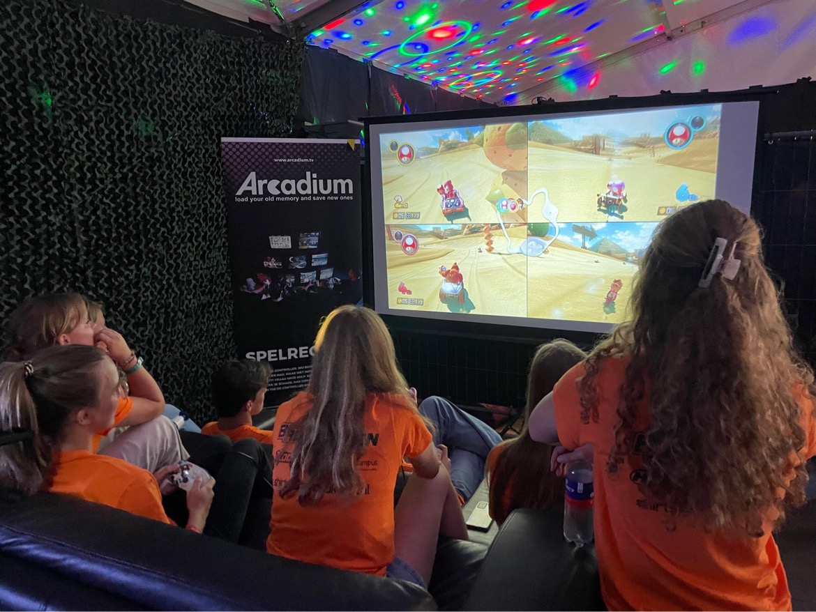 Mario Kart komt zaterdagmiddag 16 september naar <a href="/HanzeArtStation/">Hanze Art Station</a> dankzij onze vrienden van Arcadium! 🍌 Deelname is gratis!