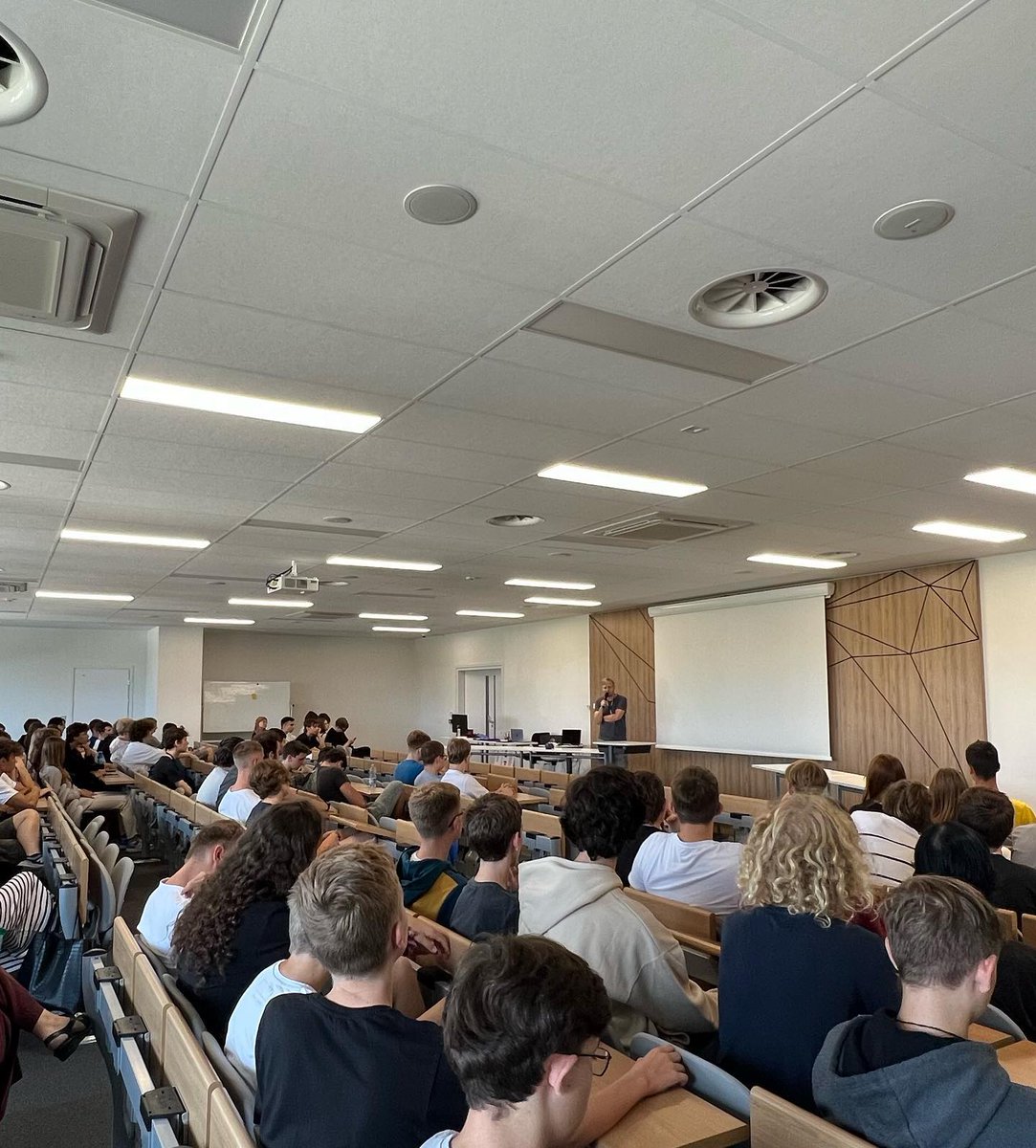 TechniSchools's tweet image. 🗓️13 września - ważny dzień dla #TechniSchools!

✅ Wczoraj było nasze #ŚwiętoSzkoły 🎓
✅ 13 września to także #DzieńProgramisty 💻
✅ a oprócz tego, odbyły się wczoraj #otrzęsiny naszych pierwszoklasistów 🚀