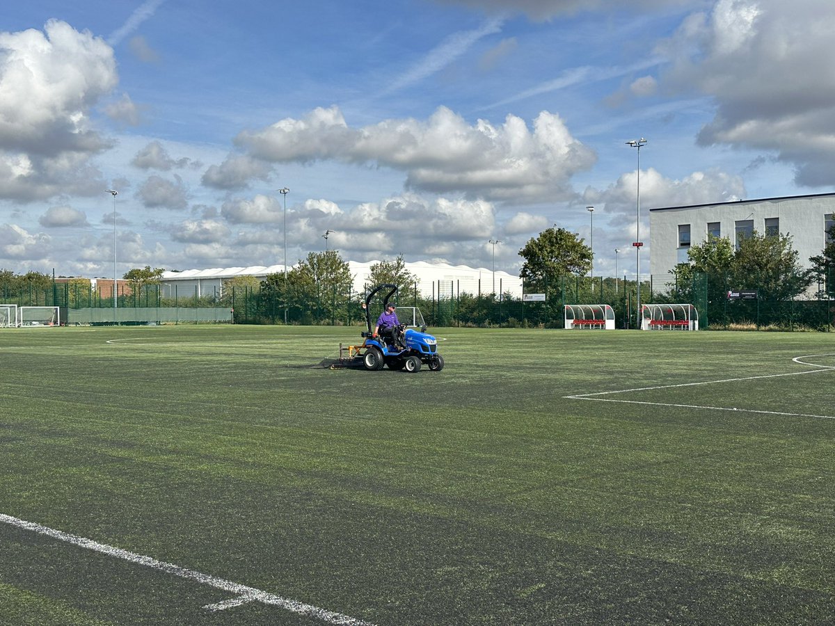 TheNewCroft's tweet photo. All go at @TheNewCroft again today!
3G reaching conclusion
New offices being installed
New lighting being installed
Current 3G pitch being remarked & under maintenance for the busy quarter ahead
#communityhub #improvingfacilities https://t.co/aZtRrQoacX