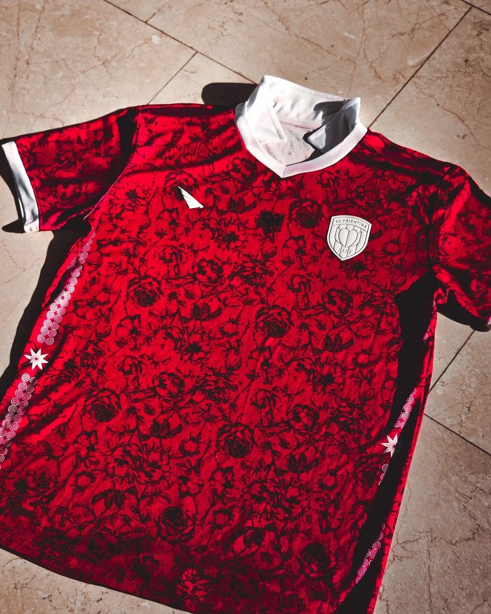 GIVEAWAY TIME! 👀

Win the beautiful FC Prishtina 23/24 3rd shirt 🤩🇽🇰

How to enter 👇
♻️ Repost
✅ Follow <a href="/SurpriseShirts/">Surprise Shirts</a> &amp; <a href="/PhoenixCLo/">Phoenix</a> 
💬 Comment your size

Good luck 🔥🌹