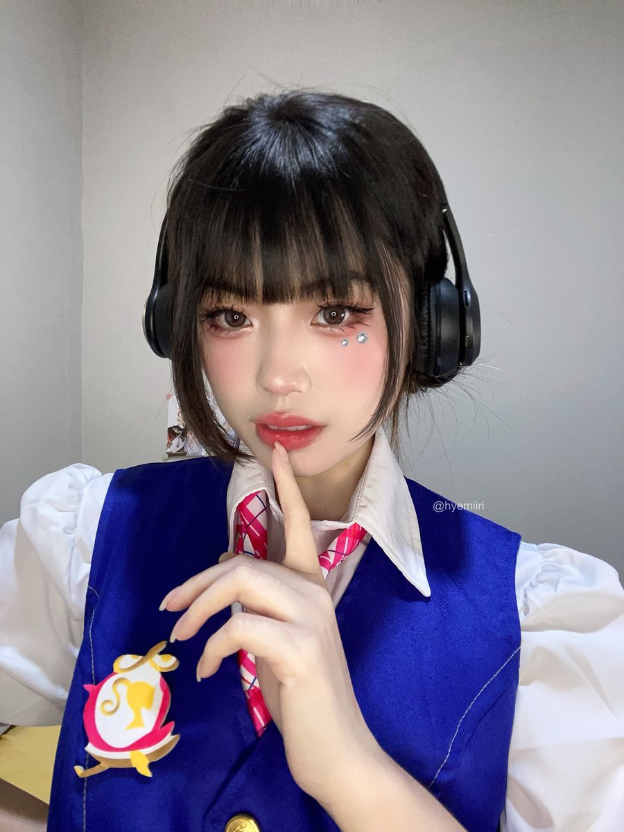 bvnny199's tweet photo. Forgot to post my Isla cosplay in here
#Barbie #PrincessCharmSchool https://t.co/jrXrwoDViD