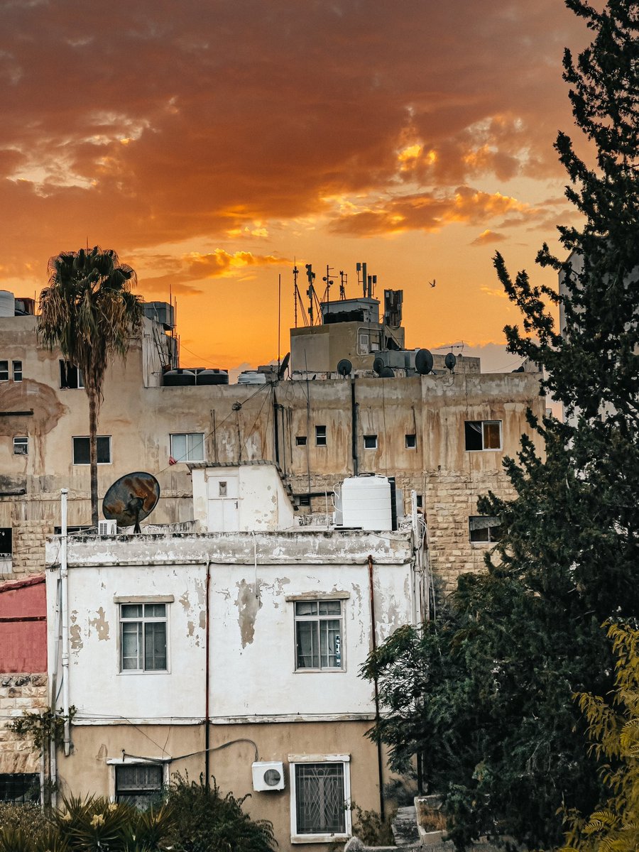 SultanIssa97's tweet photo. Sunsets 🌆 @Apple   
.
.
#shotoniphone #Apple  #amman #jordan #ProRaw #AppleEvent https://t.co/n6JCtIztmy