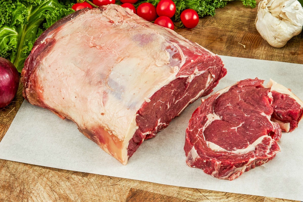🔥 Weekend BBQ Alert! 🔥

Sydenham's perfect BBQ weather is here, and we've got the steaks you crave:

🥩 Sirloin, Ribeye, Rump, Fillet, T-Bone, Cote de Boeuf, Bavette, Denver, Sierra, Chuck Eye.

Our free-range beef is English or Scottish. 🐄