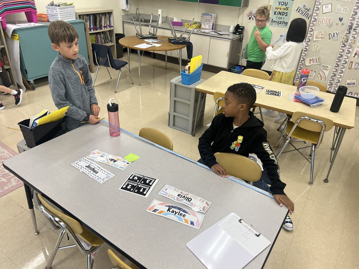 Introducing our measuring unit with a scavenger hunt around the room! <a href="/SherwoodPandas/">Sherwood School</a> <a href="/D112Teachers/">District112Teachers</a>
