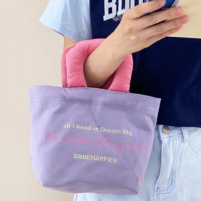 biscuittcn's tweet photo. 🌵BBBE shopping bag  ส่งฟรี! 

 size : 21-28x21x8.5cm
♡ price : 180.-

* มี 1 สี ม่วง * https://t.co/BKX7YK0umH