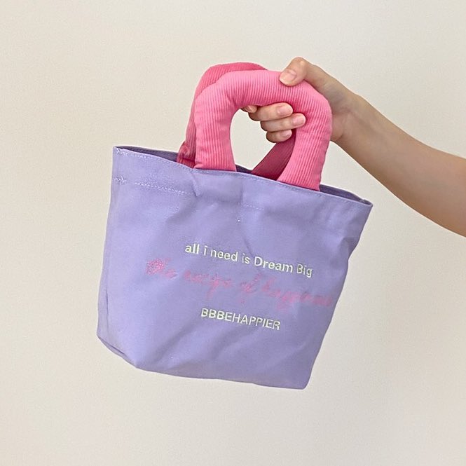 biscuittcn's tweet photo. 🌵BBBE shopping bag  ส่งฟรี! 

 size : 21-28x21x8.5cm
♡ price : 180.-

* มี 1 สี ม่วง * https://t.co/BKX7YK0umH