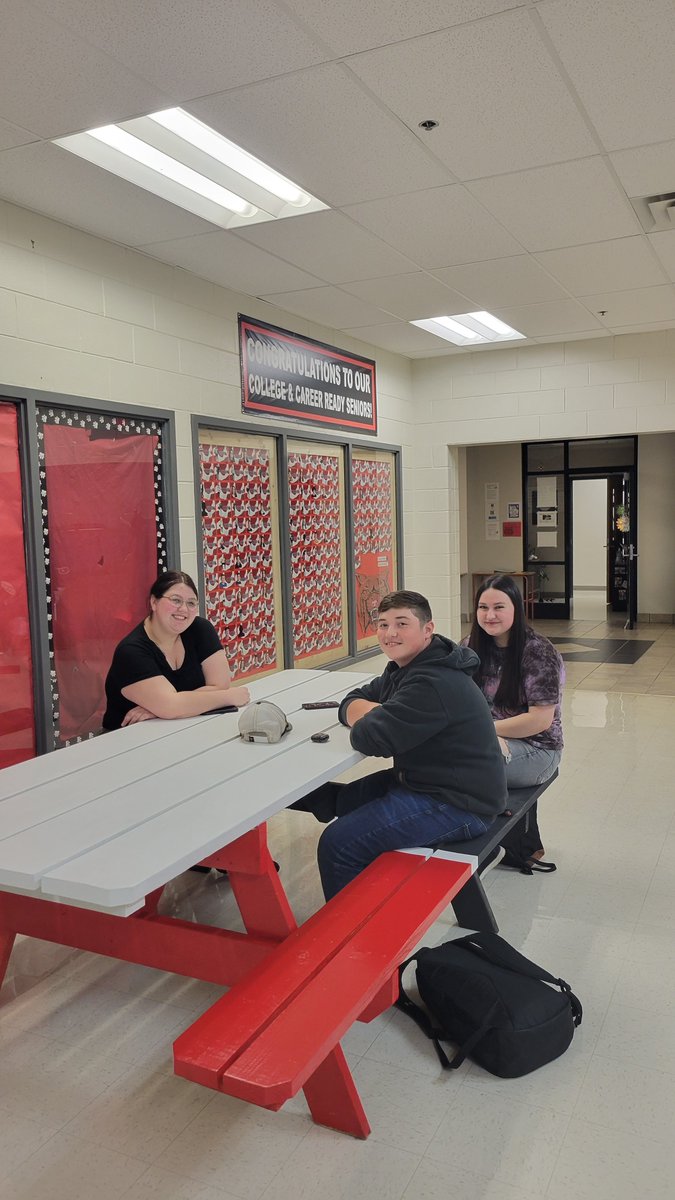 PendletonCHS's tweet photo. We're all glad to have our FCCLA decorated picnic table back after being refurbished by one of the agriculture classes. PC Pride in  CTE teamwork!! https://t.co/6kPLtnvNU0