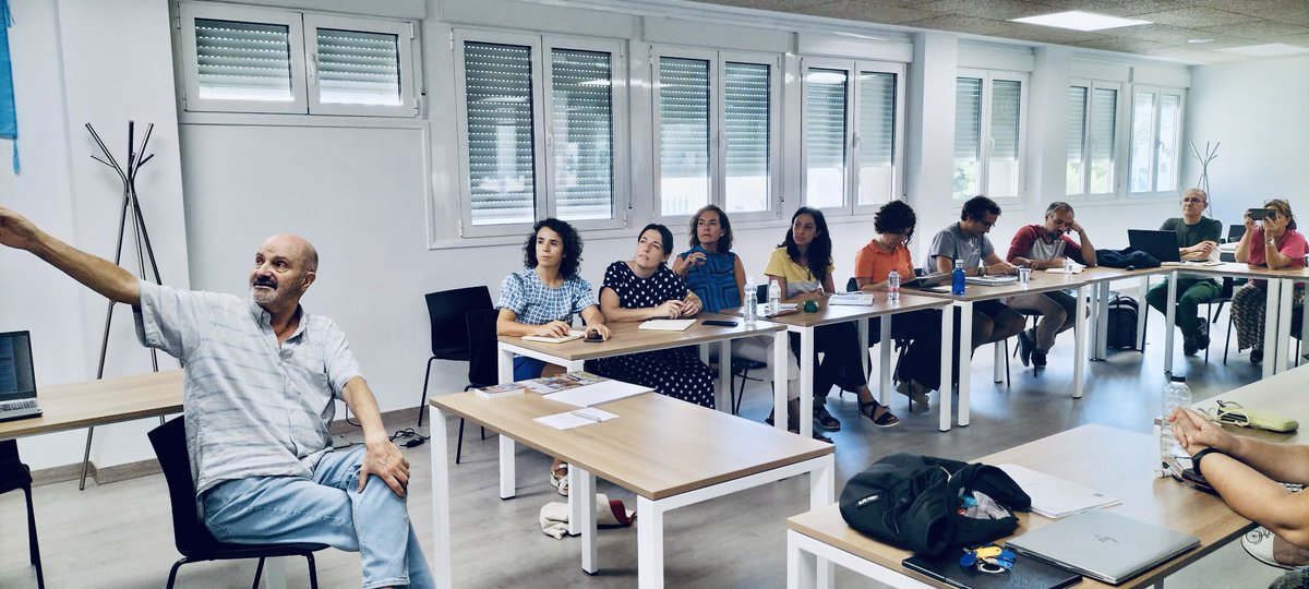 Hoy recibimos en Zaragoza a coordinadores/as de Equipos de Orientación con el asesoramiento formativo  de <a href="/joanvaello/">Joan Vaello Orts</a> sobre Resolución de conflictos y Gestión emocional. 
#milugar #escolapiosemaus