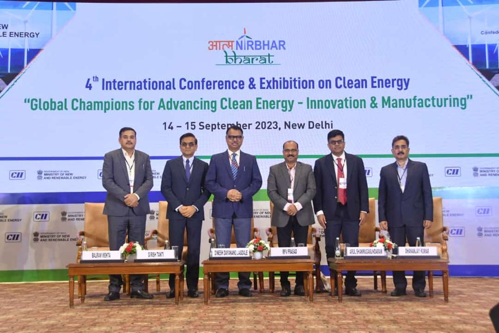 Shri DD Jagdale, JS, @mnreindia, as the keynote speaker at '4th International Conference & Exhibition on Clean Energy' delivered a compelling special address on Leveraging Offshore Wind.
1/2
#CleanEnergy #RenewableRevolution #OffshoreWind #Sustainability #ConferenceSpeaker